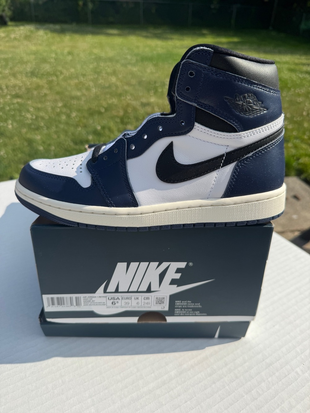 Jordan 1 Retro Men’s 6.5, Women’s 8 NIB